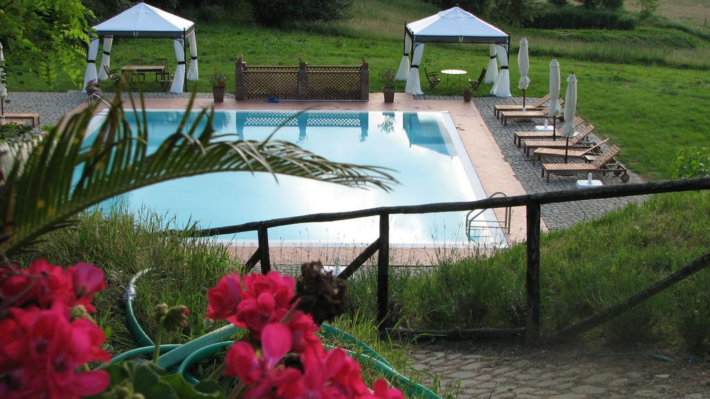 Villa Poggio Di Gaville Meleto Eksteriør billede